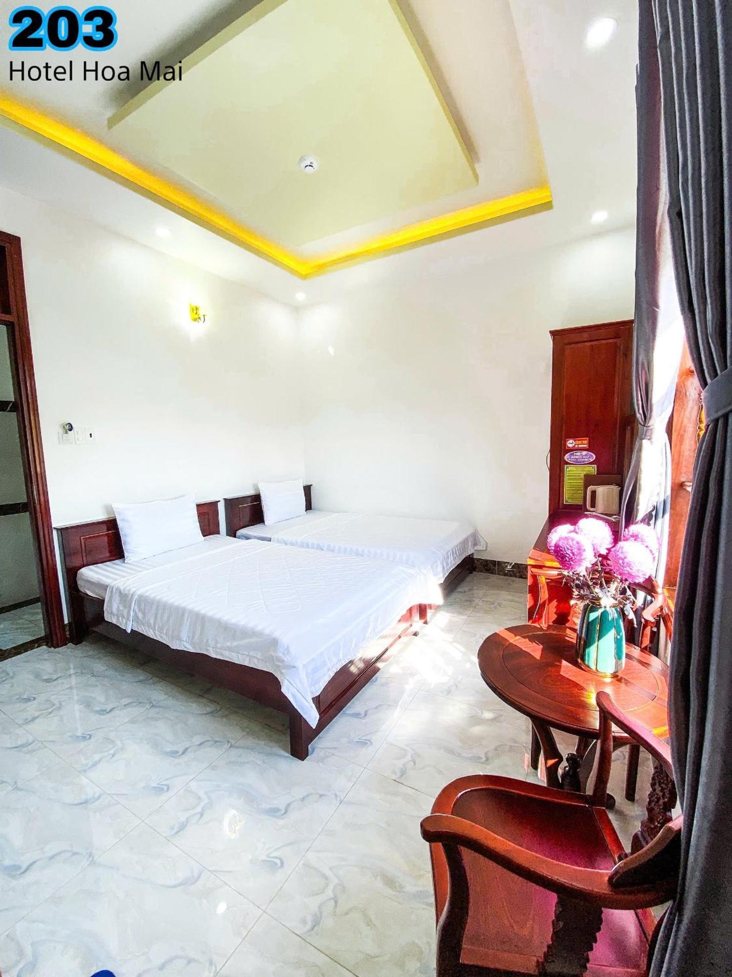 Hotel Hoa Mai CON DAO Bagian luar foto